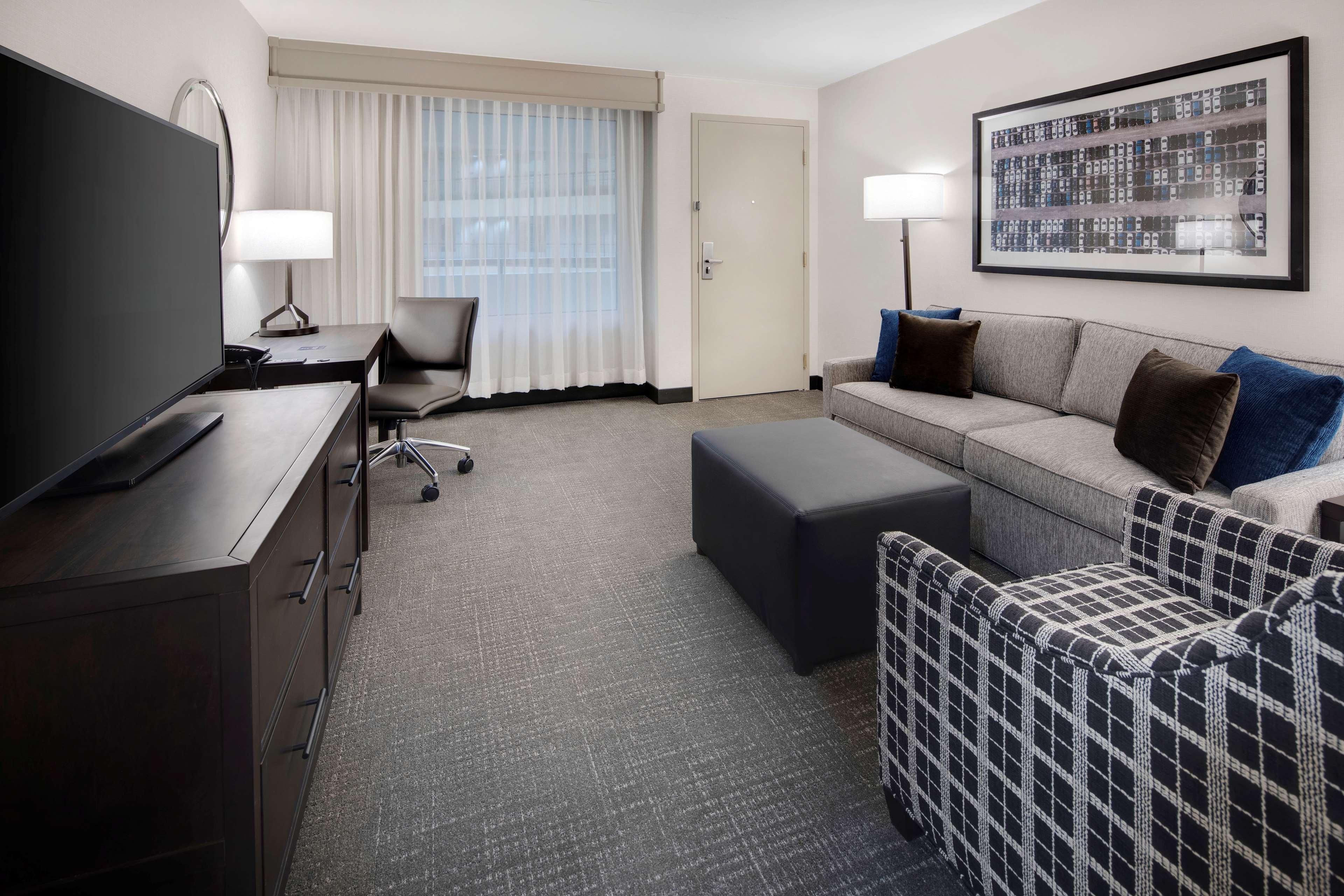 Embassy Suites By Hilton Detroit Troy Auburn Hills Extérieur photo