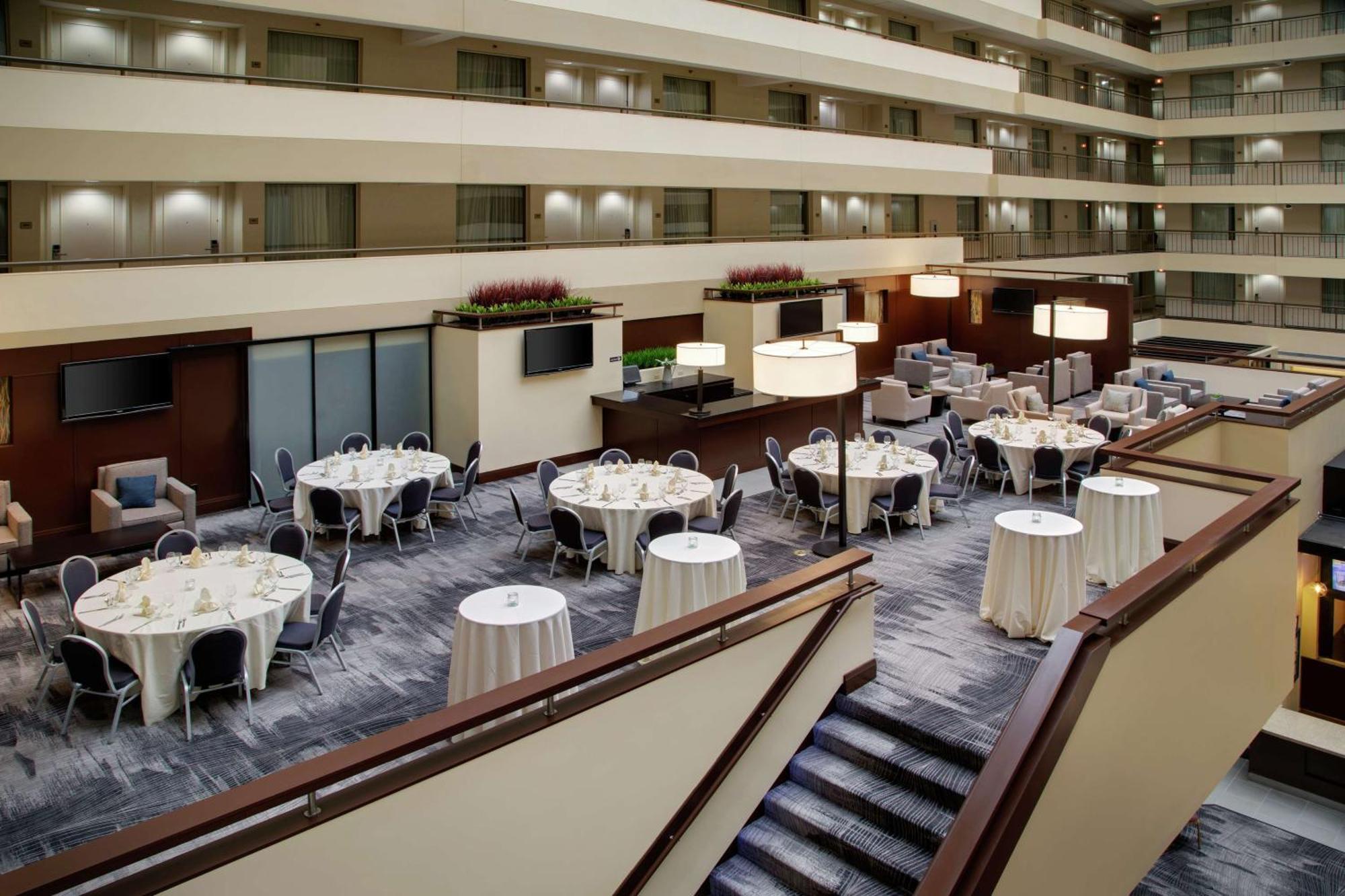Embassy Suites By Hilton Detroit Troy Auburn Hills Extérieur photo
